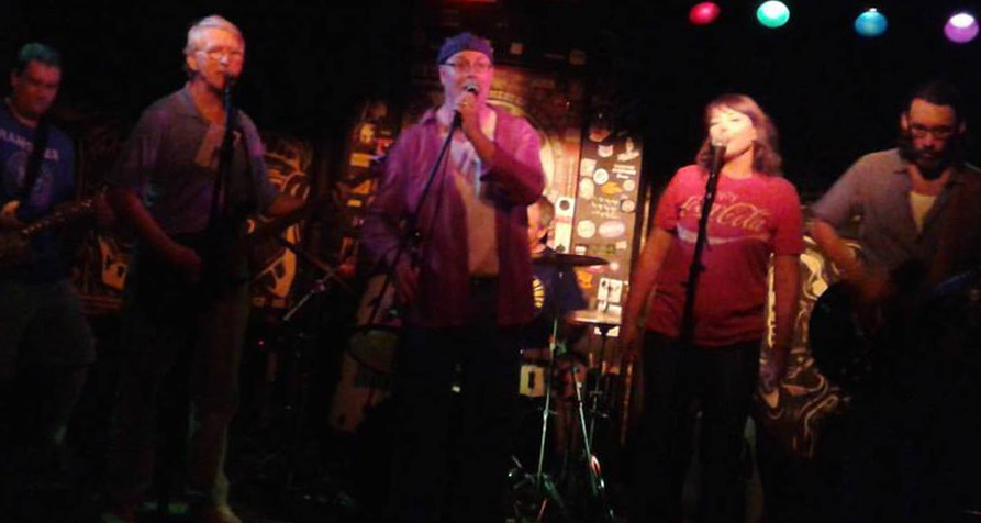 Buggin' at the Jar. (Photo by Janice Hanson)