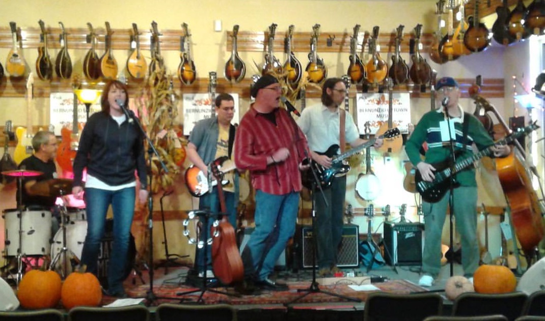 Punks in the pun'kin patch. L—R: Tom, Deannam Chuck, Jack, Mike, Craig (with Cubbies hat). Photo by Janice Hanson. 